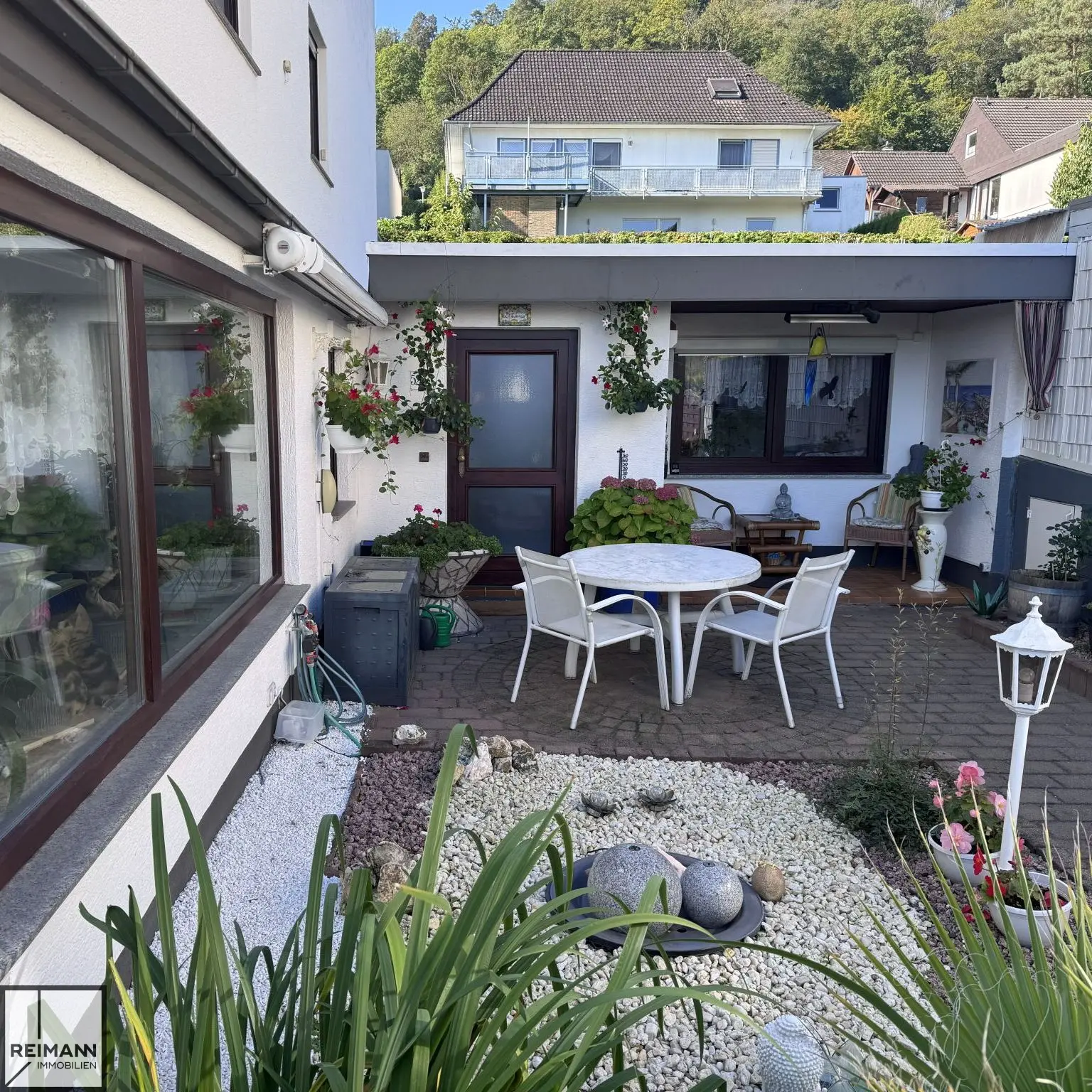 Schicke, ebenerdige Erdgeschoss-Eigentumswohnung mit separatem Eingang